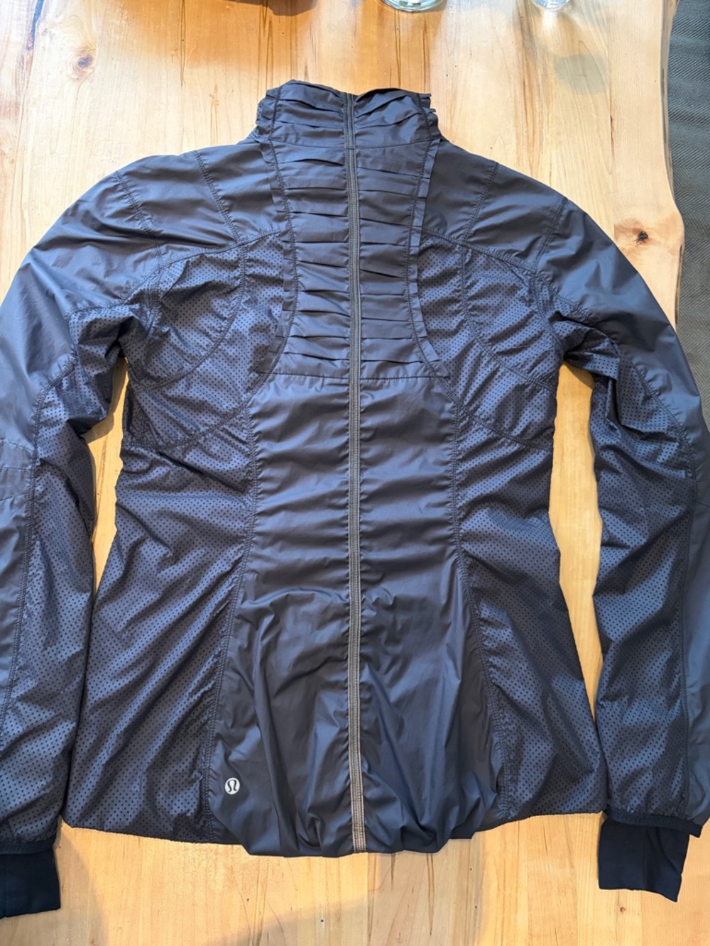 lululemon athletica Women's Black Perforated Lightweight Running Jacket Sz 4/6